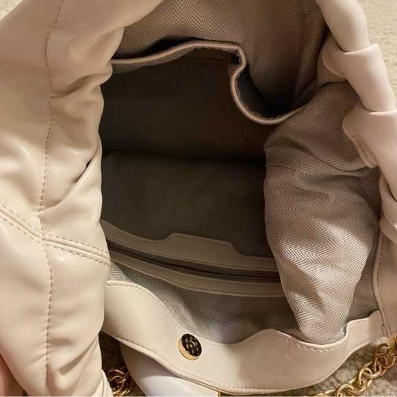 Elegant Lulus Gold Chain Chic Cream Women's Bag - Picture 6 of 7